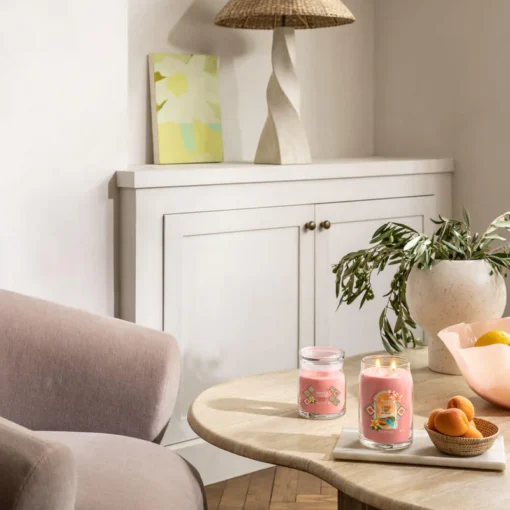 Yankee Candle Capri Glow Candle - Image 2